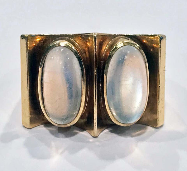 1970s 18 Karat Moonstone Abstract Ring