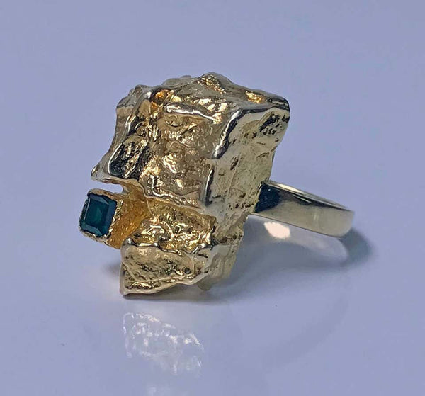 1970s Scandinavian Gold and Emerald Abstract Ring