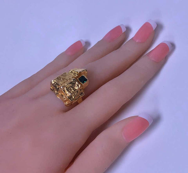 1970s Scandinavian Gold and Emerald Abstract Ring