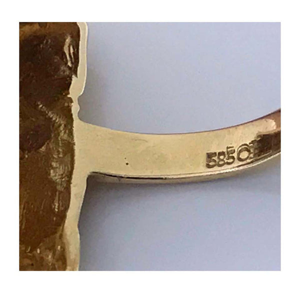 1970s Scandinavian Gold and Emerald Abstract Ring