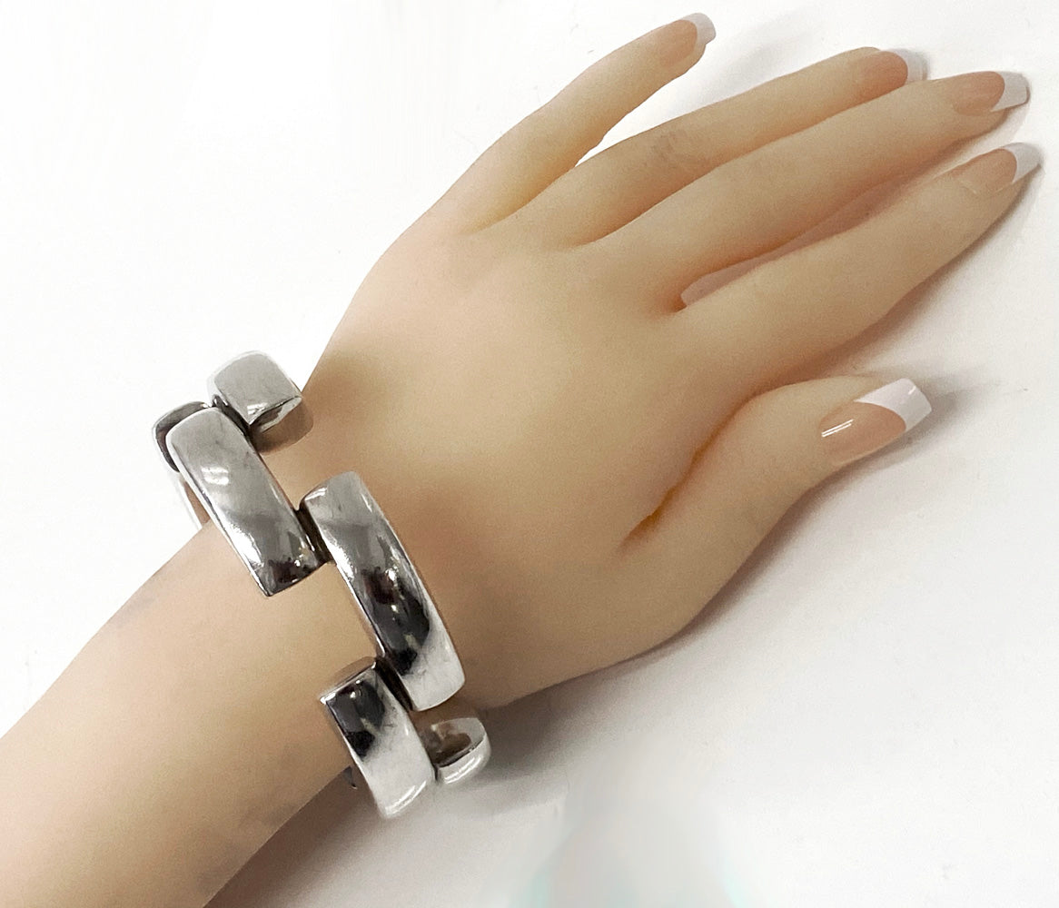 Georg Jensen Astrid fog design Bangle No 222 C.1969 – Louis Wine