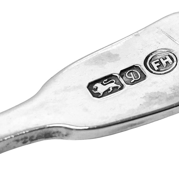 English Sterling silver tea caddy Spoon