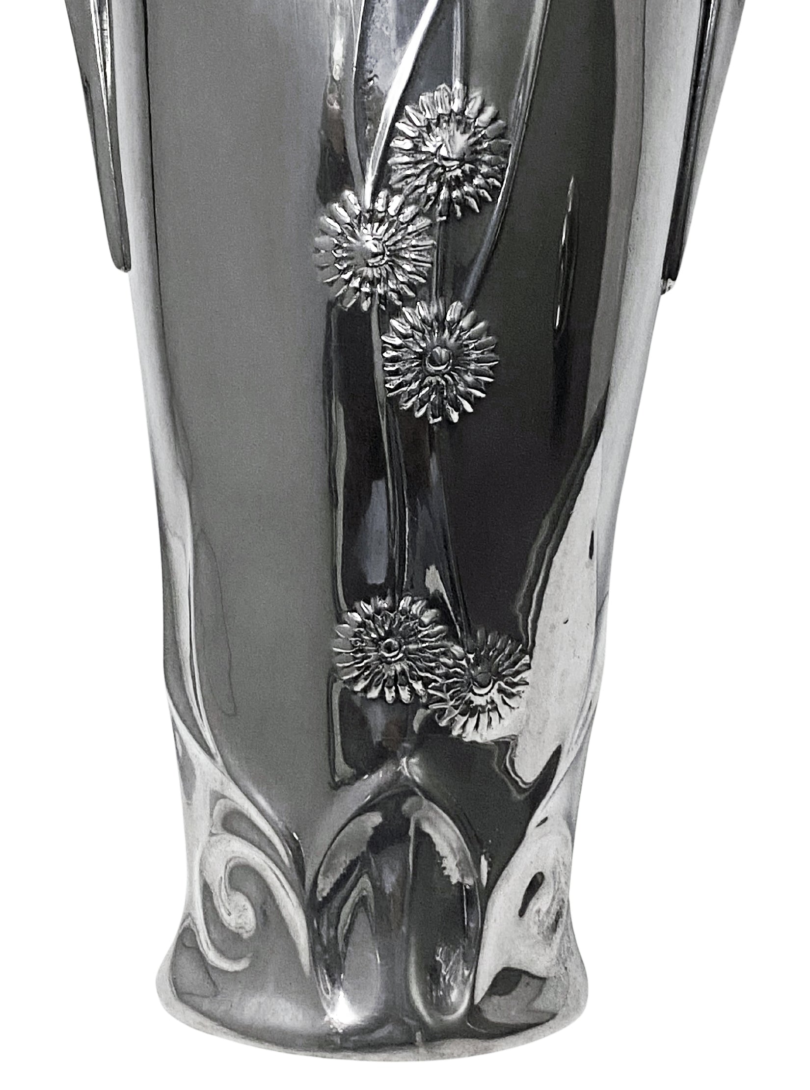 Kayserzinn polished Pewter Vase Germany 20th century – Louis