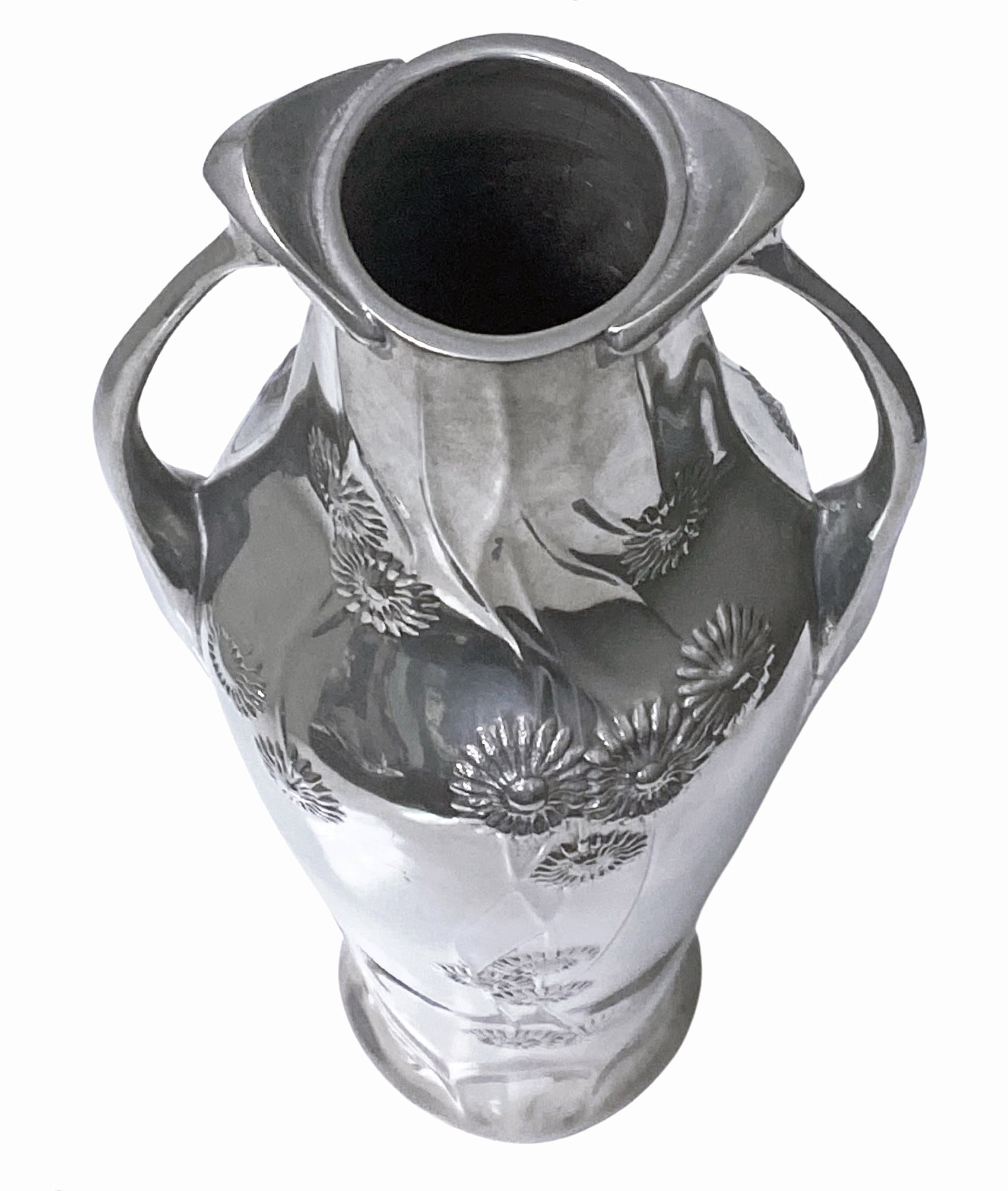 Kayserzinn polished Pewter Vase Germany 20th century – Louis
