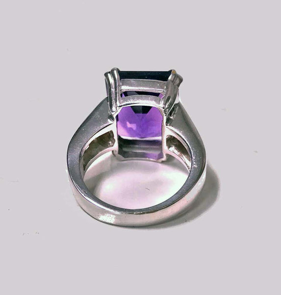 18 Karat Amethyst Diamond Ring, 20th Century