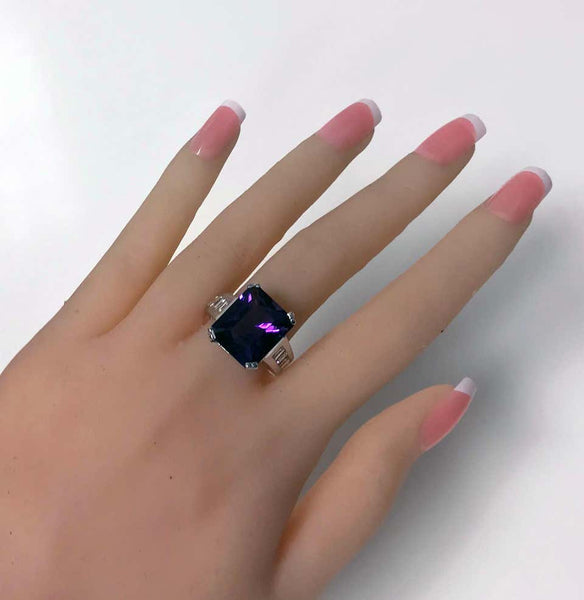 18 Karat Amethyst Diamond Ring, 20th Century