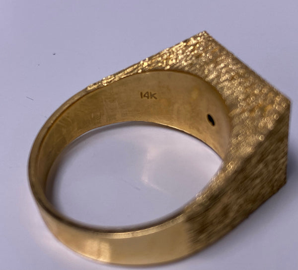 Gentleman's 1970's Lapis Gold Ring